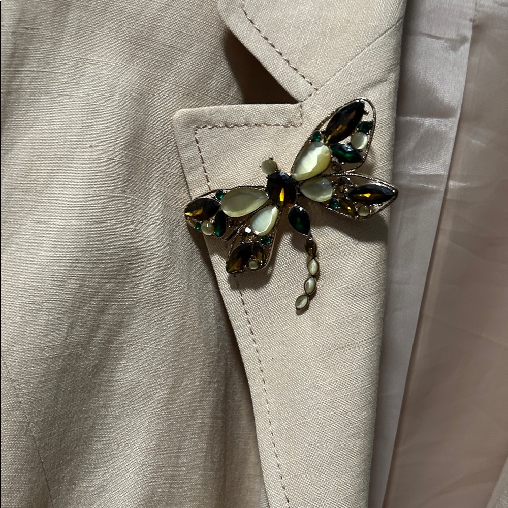 Chic Gemstone Dragonfly Brooch